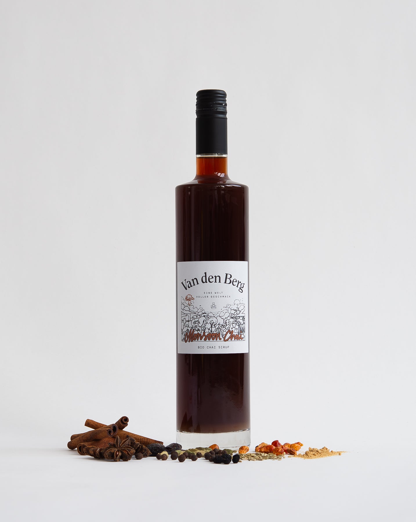 Bio Monsoon Chai Premium Sirup: Geschichte im Becher, Kunst auf der Flasche und Gewürzmagie aus dem Gewürzhaus Graz